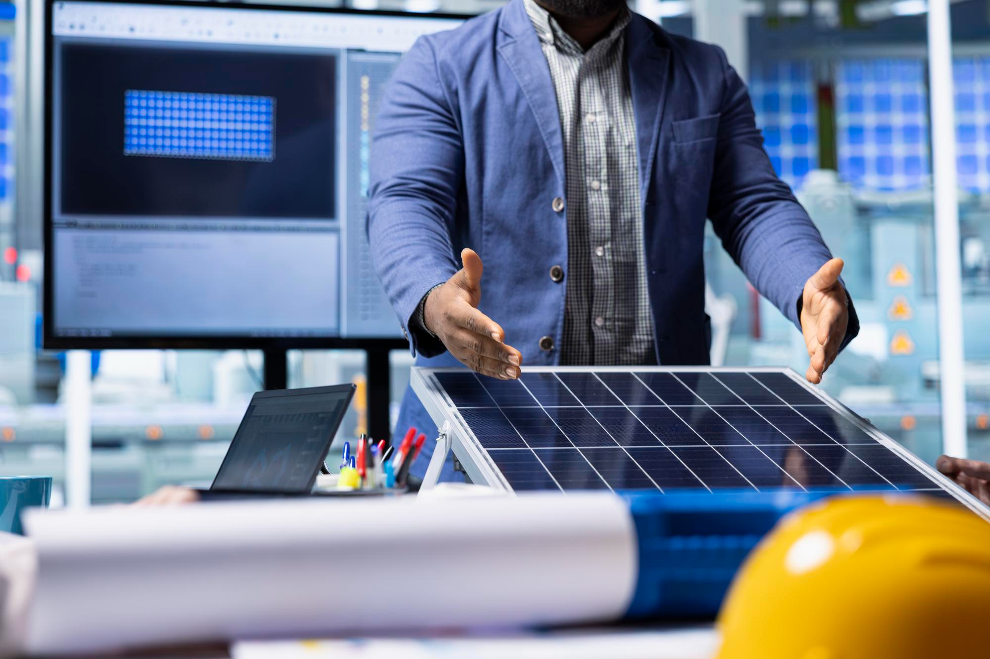 How Solar Batteries Improve Energy Independence for Homeowners